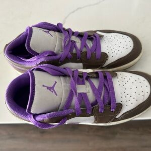 Nike Kids' White and Brown Sneakers with Purple Accents